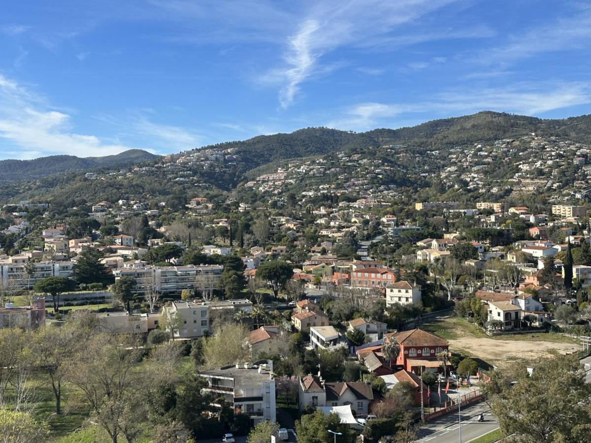 My Resid Appart Cannes Vue Marina Et Vue Montagne Mandelieu La Napoule Luaran gambar